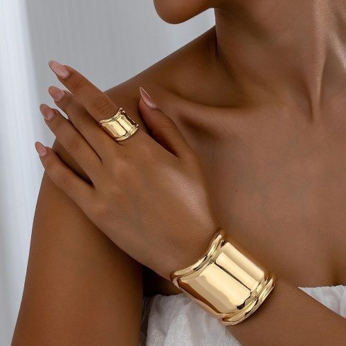 Prestiges Gold Bangle