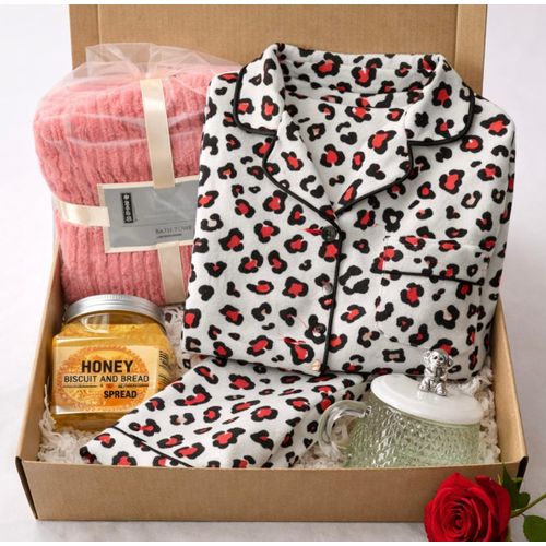 A box of valentine package for her