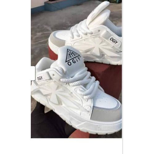 Classic Unique Sneake everything white