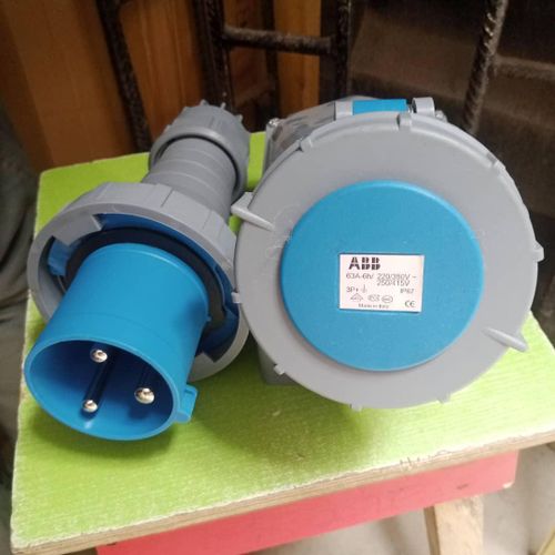 63A 3PIN INDUSTRIAL PLUG & SOCKET 2P*E 250V 50/60Hz IP67