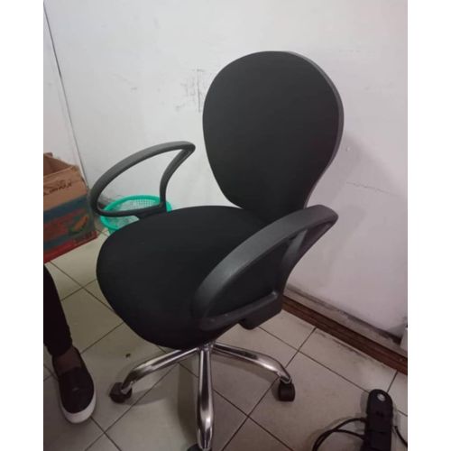 Modern mid-back office chair with a rounded