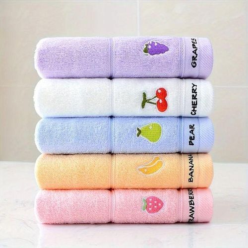 5-piece children's towel set, 100% cotton, embroidered with adorable animal designs.