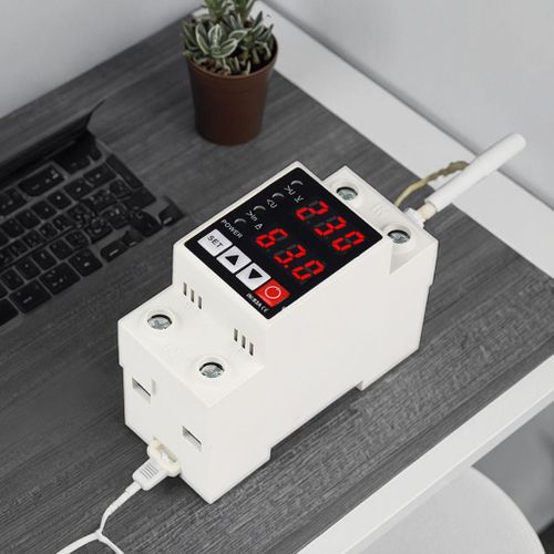 Intelligent self-reciprocating overvoltage protector 2P overvoltage undervoltage overcurrent lightning protection home appliance protector 220V 63A