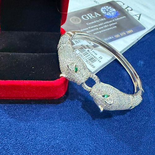 GRA ICED OUT HAND CHAINSILVER 02
