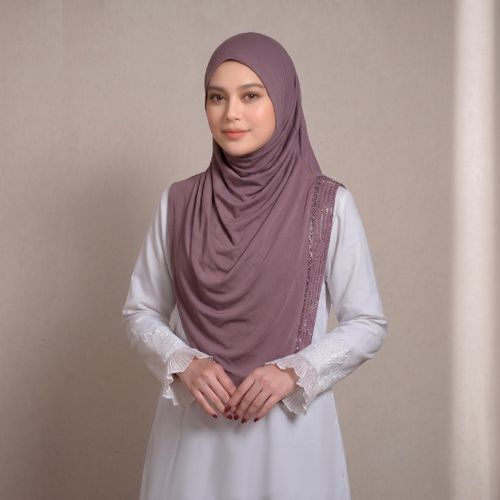 1pcM'Ezorivana purple Muslim women's hijab, an integrated hat and scarf design, an instant headscarf, adorned with luxurious sparkling gemstones, made of comfortable polyester fabric