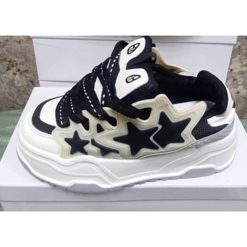 evertything Unisex Sneaker very classy for outdoor for all