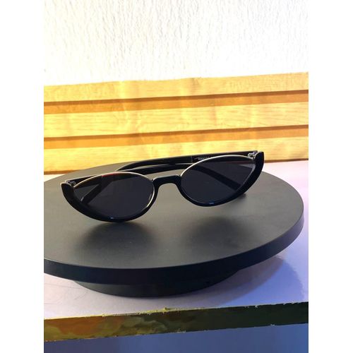 Stylish Cat-Eye Glasses - Black