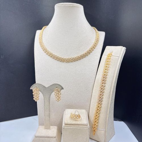 Aura Chain Necklace Set