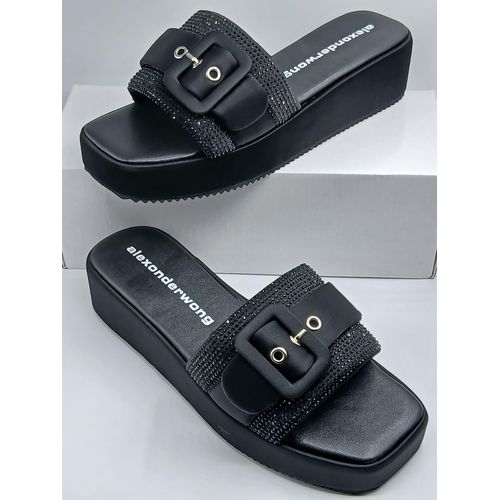 Women Luxury Sandals/Ladies Foot wear