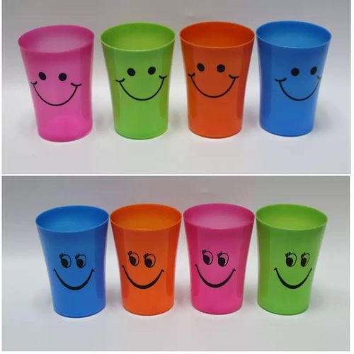 HANDLESS EMOJI PLASTIC CUP 8 pieces