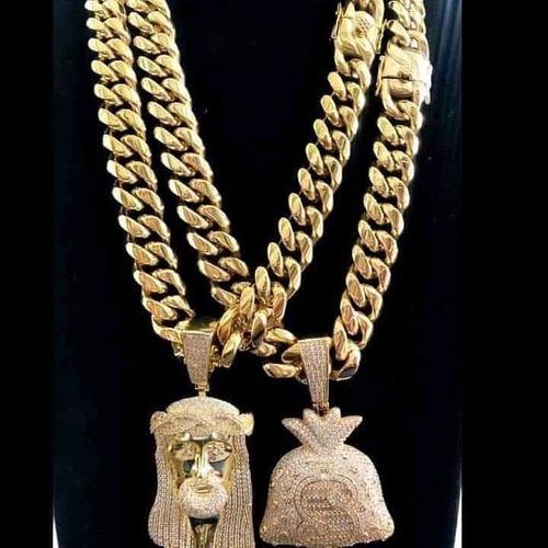 Original Quality Iced Out Cuban Gold Chain With Stylish Diamond Pendant