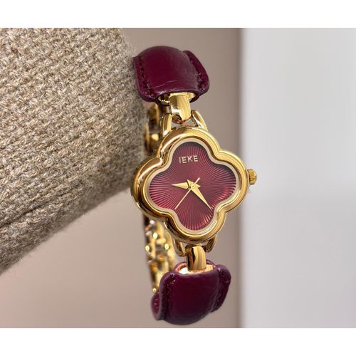 Extremely Beautiful & Original Quality Animal Skin Ladies Red Leather Wristwatch
