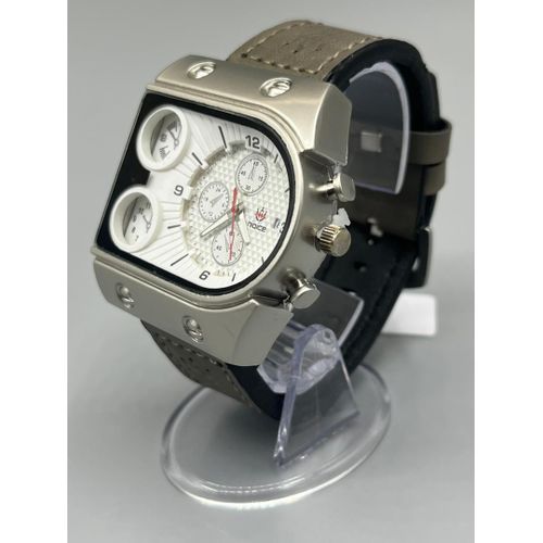 Unique Square Case Men's wristwatch