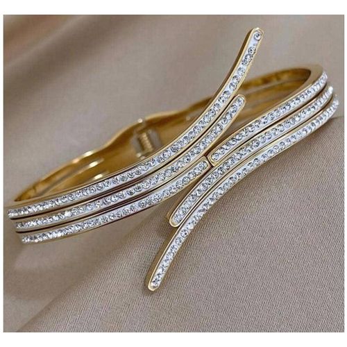 Elegant Ladies Gold Bracelet
