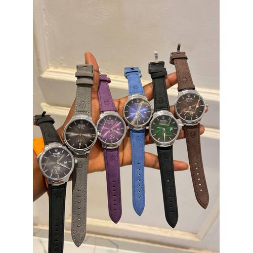 Classy Leather Wristwatch