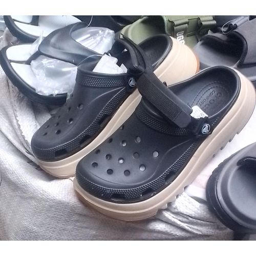 Bold black Rubber Slippers And Sandal