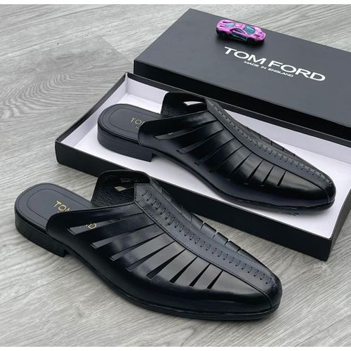 Men’s closed-toe mule sandals