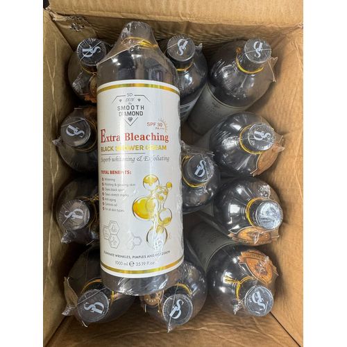 Smooth Diamond Extra Bleaching Black Shower Cream