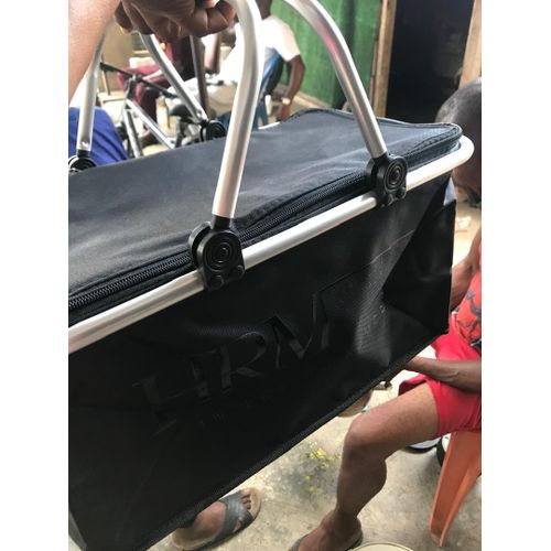 Portable foldable insulated picnic basket