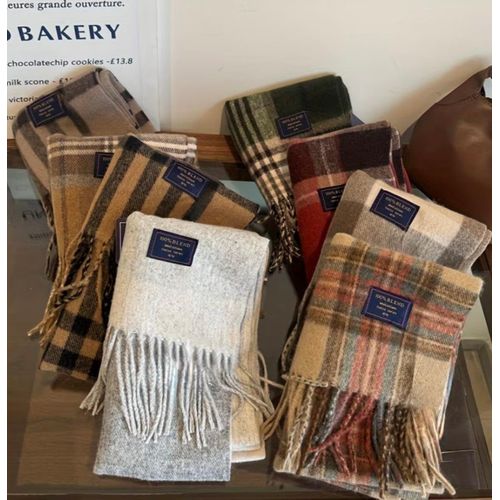 British Style Fashion Color-Blocking Classic Plaid Autumn and Winter Men's and Women's Warm Scarf College Style Casual Versatile Cold-Proof Shawl High-end Atmosphere Red Scarf for Daily Dating, Vacation, Travel and Holiday Gifts
