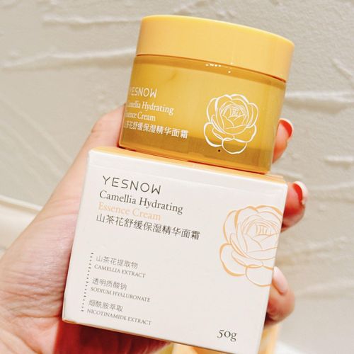 Camelia Hydrating Essence Cream - 50g