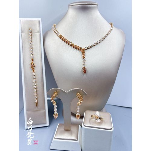 Iconic Glow Necklace Set