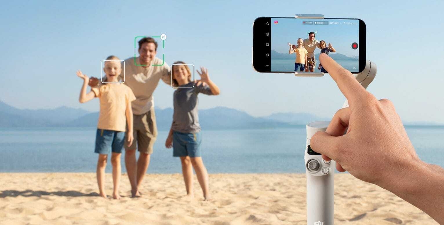 DJI Osmo Mobile 7 look onto a subject and begin tracking
