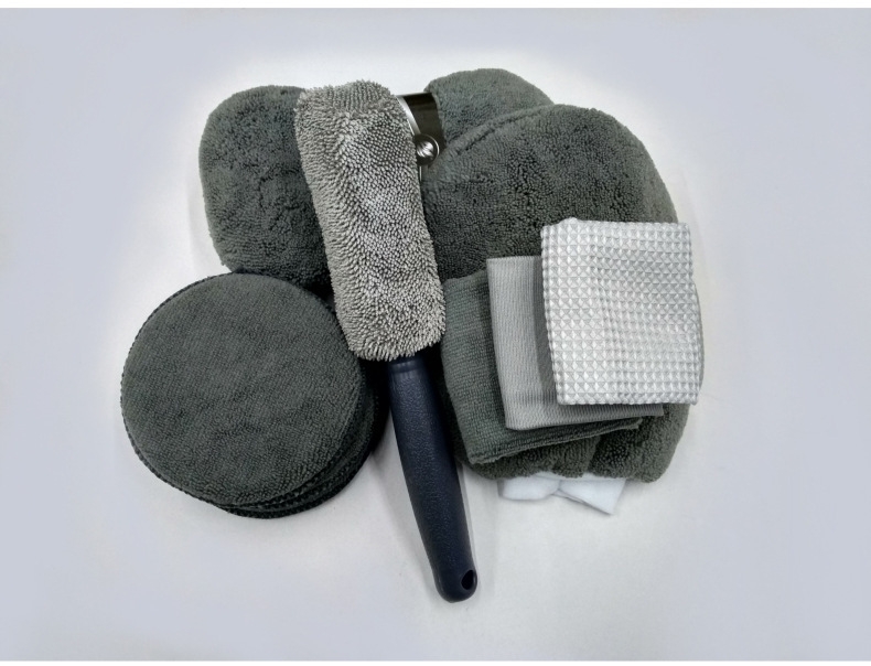 All-in-One Efficient Car Detailing Tool Kit Microfiber Cleaning Mitt Polishing Towel Tire Brush Sponge for Washing PVC Package
