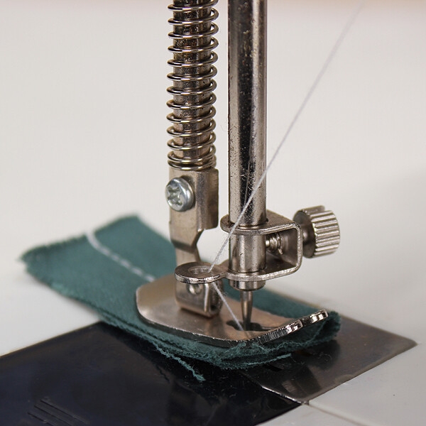 electreic led sewing machine