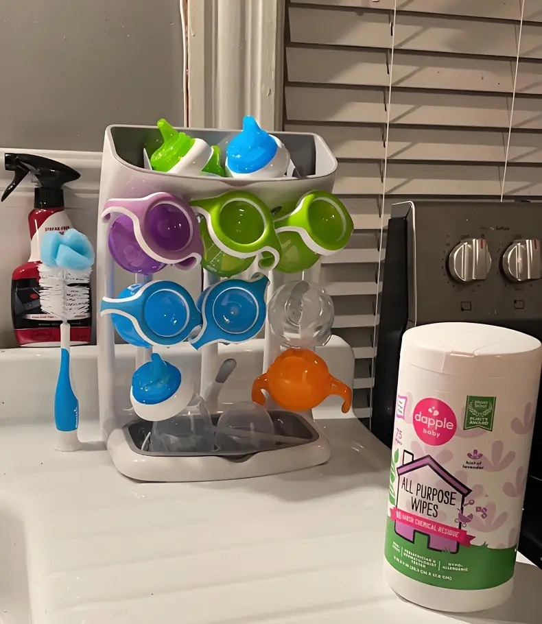 瓶子干燥架，储物架，可容纳多达9个瓶子、奶嘴、吸乳器部件及其他配件，立式设计占地小巧节省柜台空间 商品详情 9