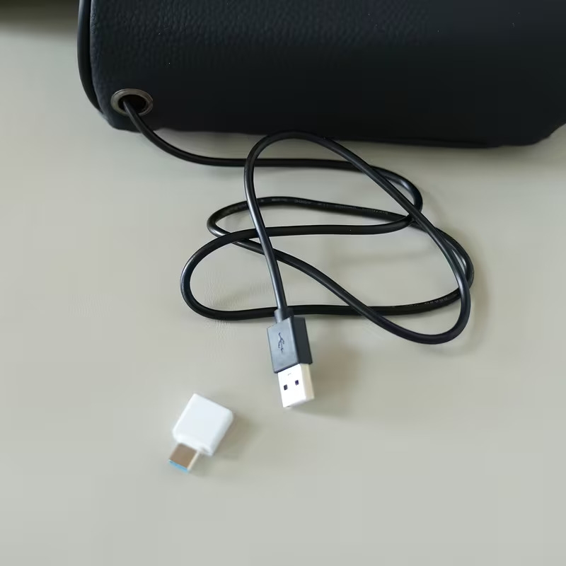 1个双type-c带灯数据线接口通用综合一体式多功能汽车中央增高垫收纳杯架扶手箱 中控台保护垫加厚记忆泡沫汽车扶手储物盒带口袋 收纳箱 赠送1个转接口1包纸巾 商品详情 5