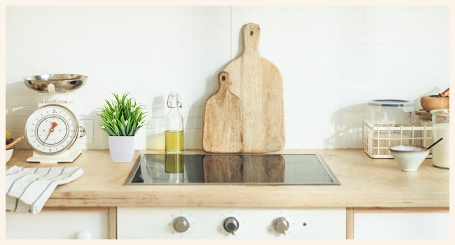 The Artificial potted plant is designed with unique craftsmanship and looks like real