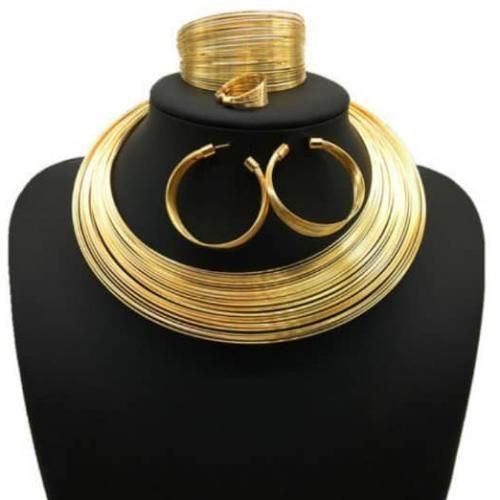 Gold Ladies Jewelry Set