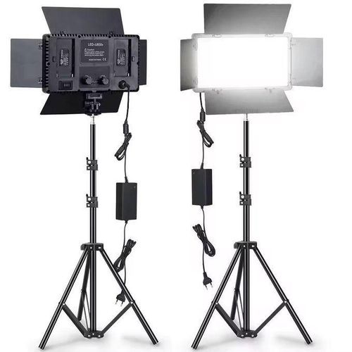 Pro LED 800 Light Kit + Tripod Stand + Batteries