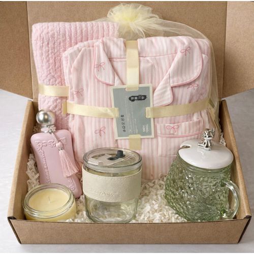 A box of valentine gift for her