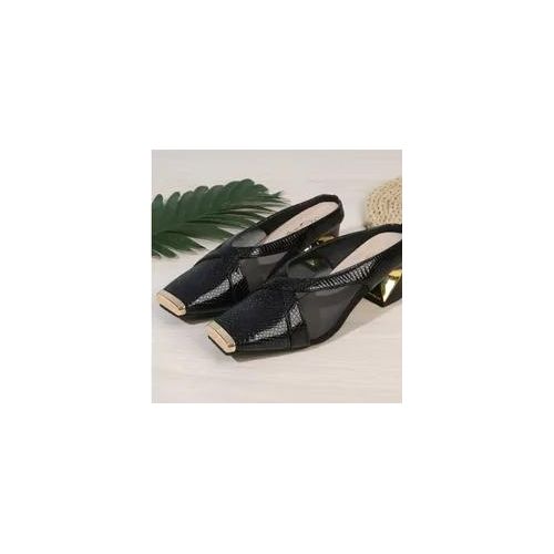 Sizes 39/40 (Shared size): Black square-toe half-slip sandals with soft soles and soft uppers