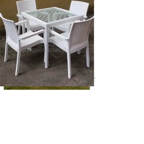 Malibu Basket Table And Basket Chairs - White