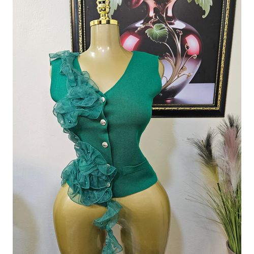 Elegant Women’s Chic Ruffle Accent Sleeveless Blouse