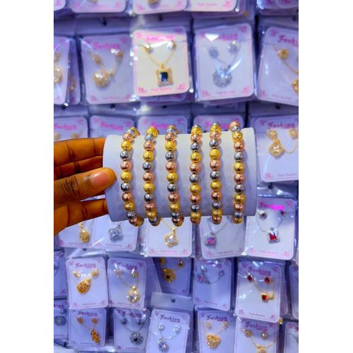 Super Fashionable Designed Jewel & Shinning Luxurious Adorable Stunning Bracelet For Unique Sexy Rugged Ladies