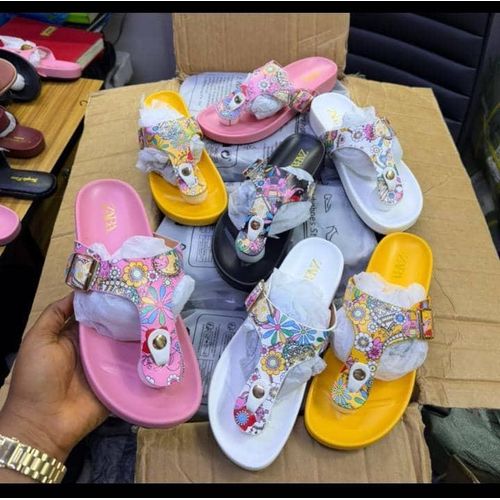 Flowering Flat slippers