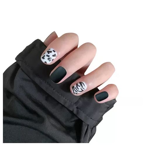 24pcs Black Matte Tiger Leopard Pattern Short Nails
