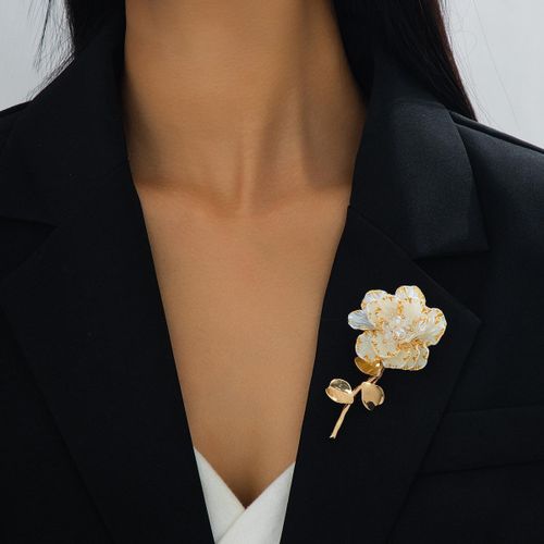 18K Gold-Plated Vintage 3D Rose FloraBloom Regal Brooch – Premium Statement Lapel Pin for Elegant Women