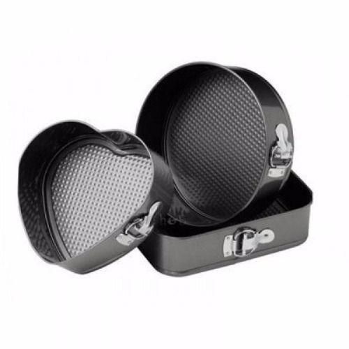 3 different shapes of baking pan