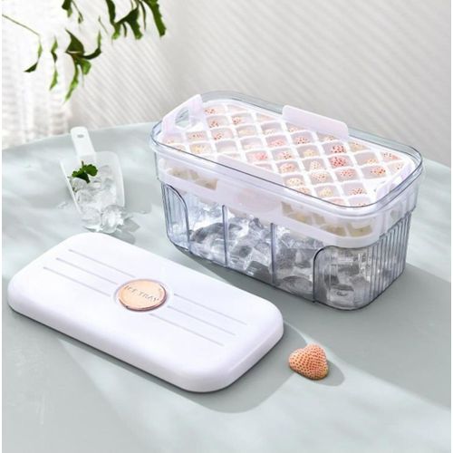 Double-layer ice cube tray with a lid and a storage bin