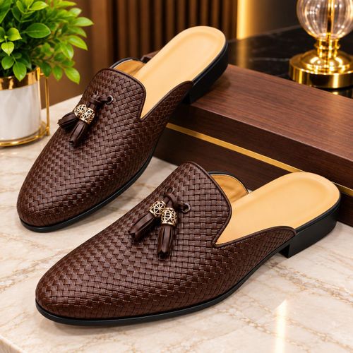 Elegant brown woven mule shoes