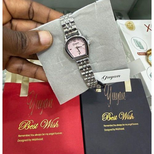 Elegant Ladies Chain Wrist Watch