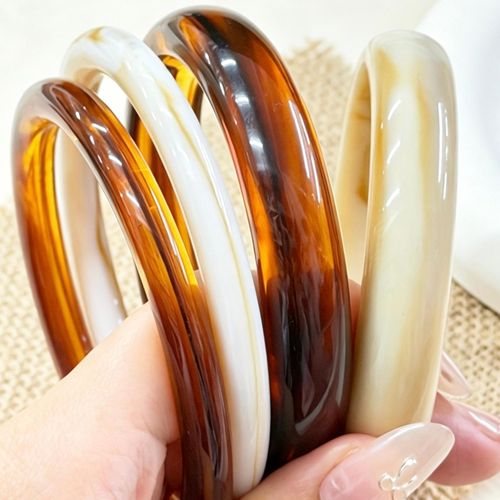 4Pcs Women Khaki Resin Round Bangle Set, Vintage Glossy, Minimalist Daily Jewelry