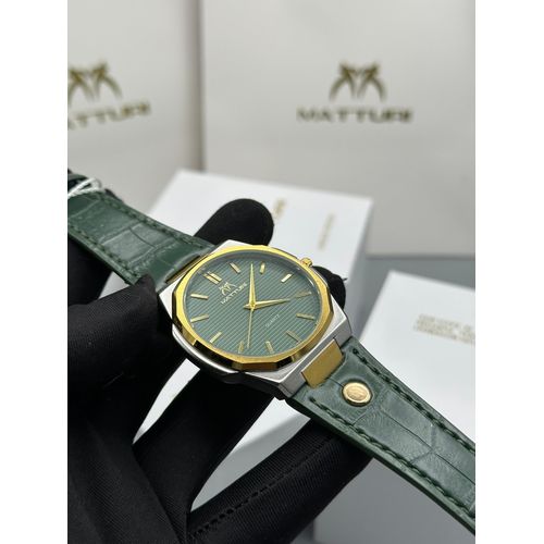 Unique Men's Standard Genuine leather Flat Wristwatch
