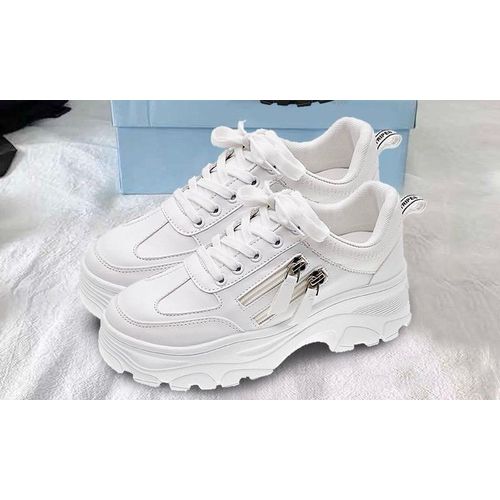 pink Unisex Sneaker very classy black