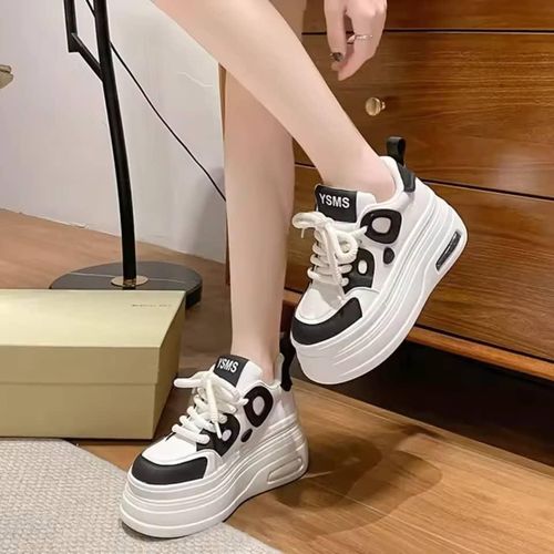 Standard Unisex black/white sneakers for all